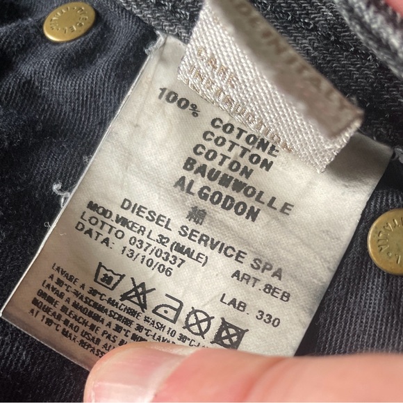 Made In Italy - Vintage 32 Diesel Viker cutoff shorts (trim to length!) - Picture 7 of 11